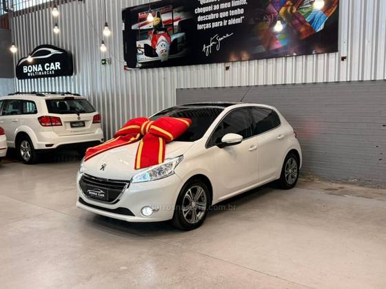 PEUGEOT 208 1.6 GRIFFE 16V FLEX 4P AUTOMÁTICO PEUGEOT 208 1.6 GRIFFE 16V FLEX 4P AUTOMÁTICO